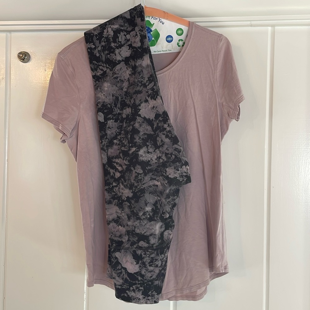 Lululemon lavender top and matching leggings set